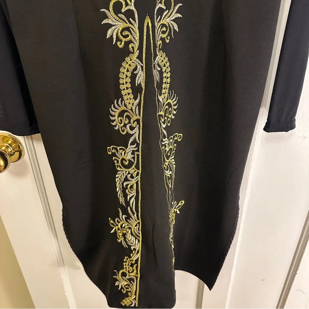 Elegant Black and Gold Long Sleeve Dress - Picture 4 of 10